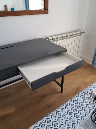 Escritorio gris Ikea Alex
