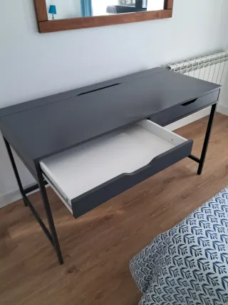 Escritorio gris Ikea Alex