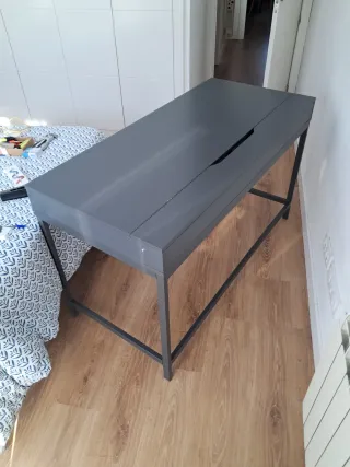 Escritorio gris Ikea Alex