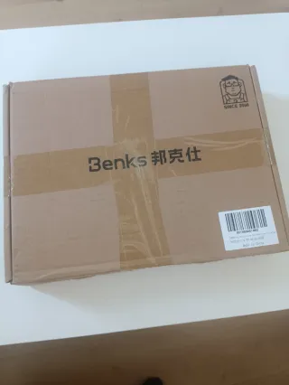 Supporto magnetico pieghevole Benks per iPad