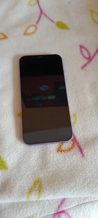 iPhone 12 64GB Morado Impecable