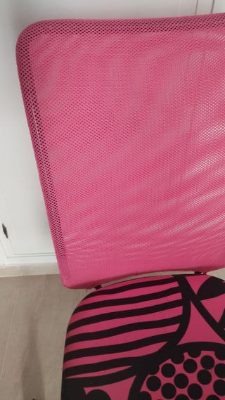 Sedia cameretta fucsia con ruote