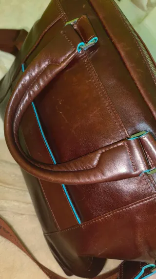 Maletín Piquadro Marrón con Detalles Azules