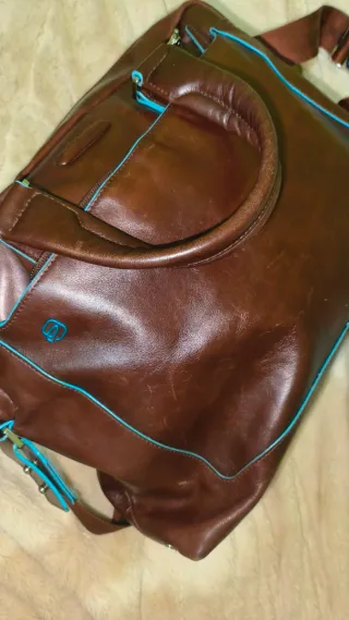 Maletín Piquadro Marrón con Detalles Azules