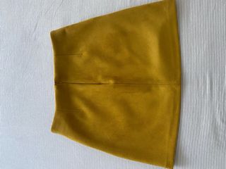 Falda efecto ante amarilla mostaza