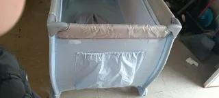 Cuna de viaje plegable con cambiador