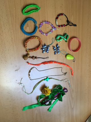 Collares y pulseras artesanales