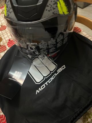 Casco Motocubo con visiera e occhiali