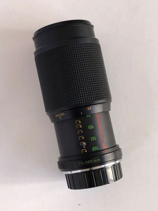 Objetivo Yashica 75-200mm f/4.5 Macro
