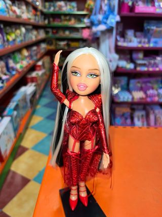 BRATZ X LOLA ÍNDIGO