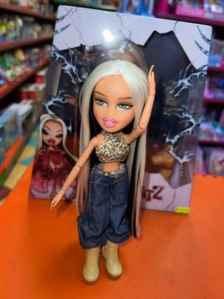 BRATZ X LOLA ÍNDIGO