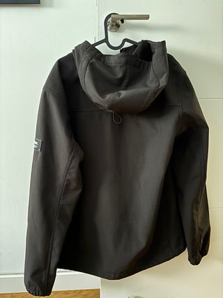 Chaqueta Zara Negra con Capucha
