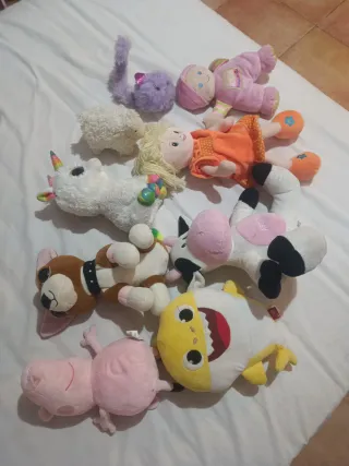 Lote 2 de peluches variados