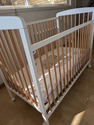 Cuna bebé como nueva.