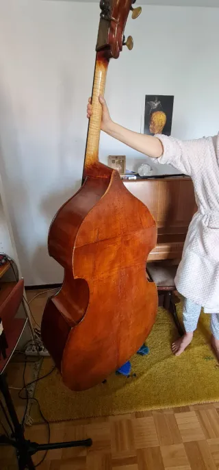 Contrabajo antiguo de autor restaurado