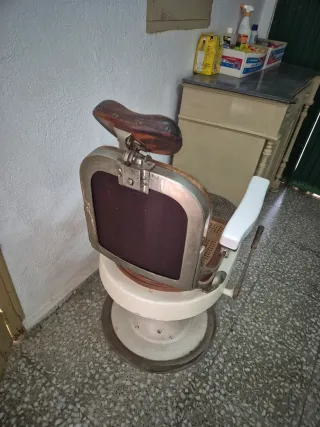 Sillón de barbero antiguo Triumph