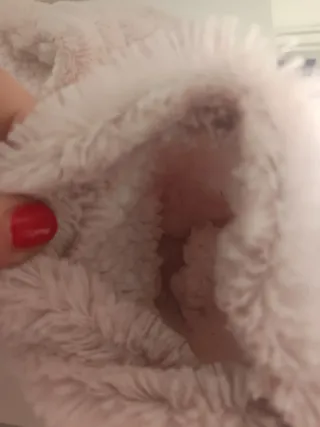 Pantofole in pelliccia rosa e bianche