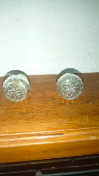 Salero y pimentero latón ingleses cristal