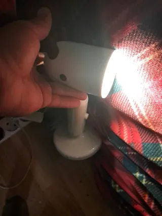 Lámpara de mesa blanca