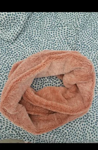 Bufanda de pelo rosa/beige