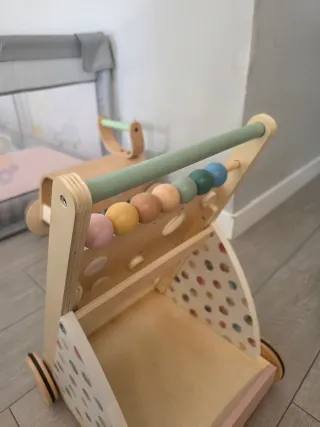 Andador de bebes en madera con freno