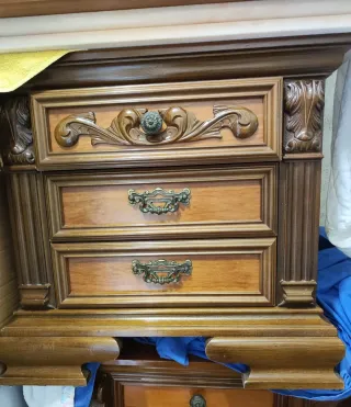 Como antico con 2 comodini stile Liberty in legno