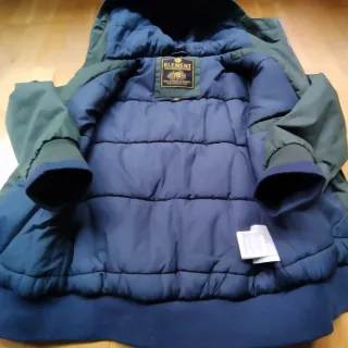 Cazadora acolchada de niño marca Element azul y ve