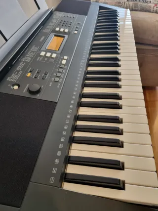 Teclado Yamaha PSR E343 + Soporte