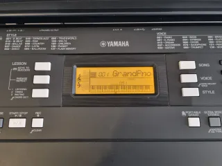 Teclado Yamaha PSR E343 + Soporte