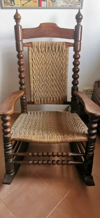 Mecedora de Madera y Cuerda