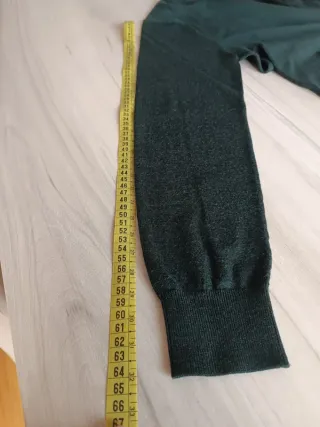 Jersey verde oscuro, 100% lana merino. Talla S