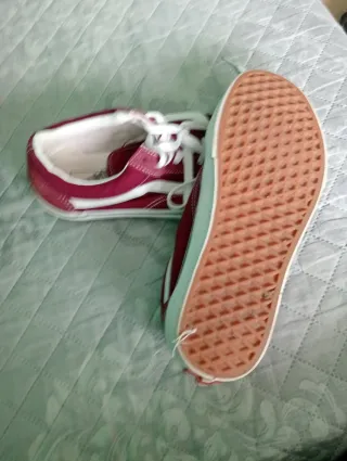 Zapatillas Vans Rojas y Blancas