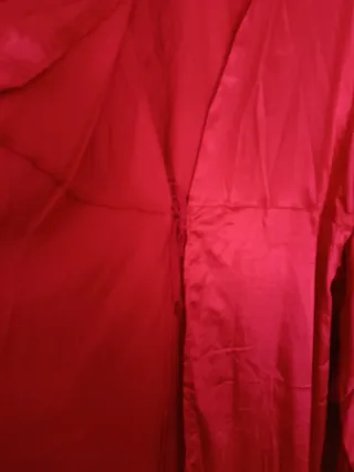 Vestido rojo satinado para Nochevieja