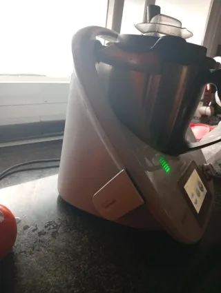 Thermomix casi nueva - 800€ negociables
