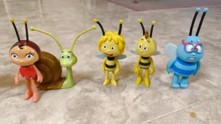 Caja Figuras Articuladas Abeja Maya 8 Pzs