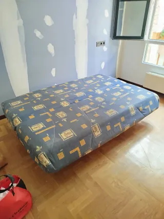 Sofá Cama Azul y Madera