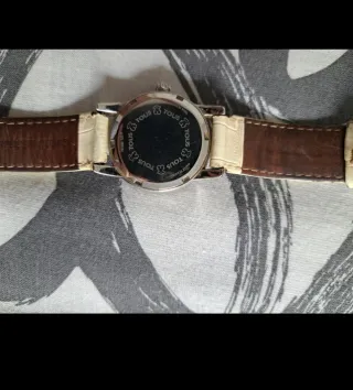 Reloj Beige y Plateado