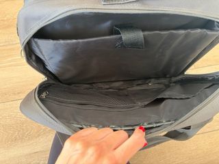 Maleta de viaje con ruedas Astellas gris