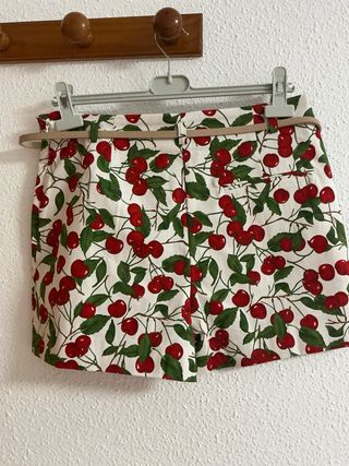 Bermudas Zara Estampado Cerezas