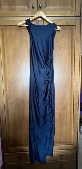 Vestido azul marino con raja lateral