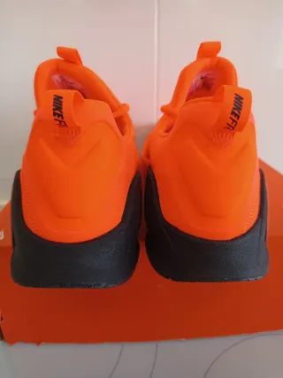 Nike Free Metcon 6 T40'5 45 Naranja/Negro
