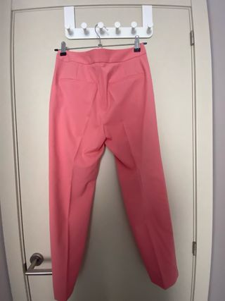 Traje ZARA rosa chicle