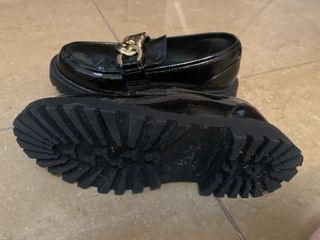 Mocasines negros charol talla 35