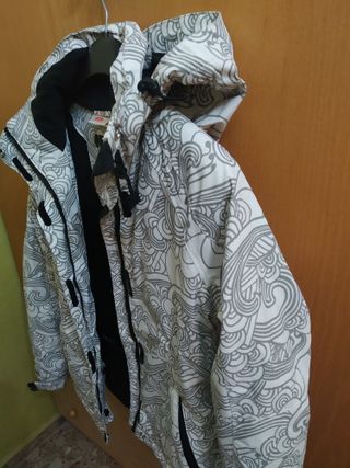 Parka Oxbow gris y blanca