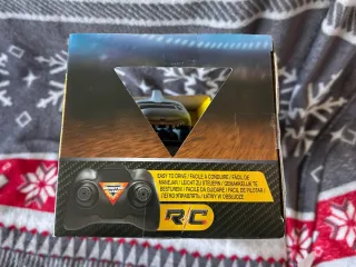 Coche RC Monster Jam Megalodon 1:24