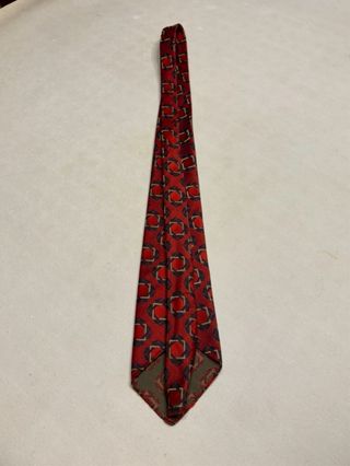 Elegante corbata de seda natural