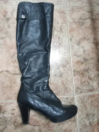 Botas altas de piel