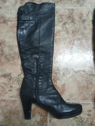 Botas altas de piel