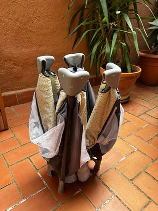 Parque infantil cuadrado gris estrellas