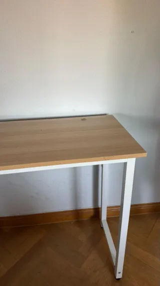 Mesa de escritorio madera y metal